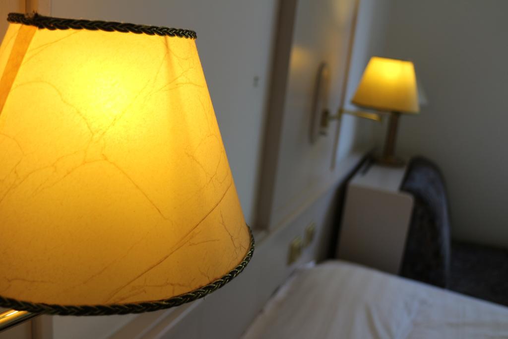 Hotel Wasserpalast - Breakfast For Free!!! Graz Bagian luar foto