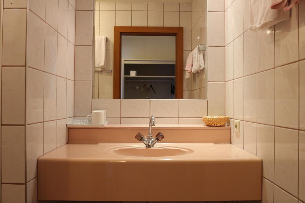 Hotel Wasserpalast - Breakfast For Free!!! Graz Bagian luar foto